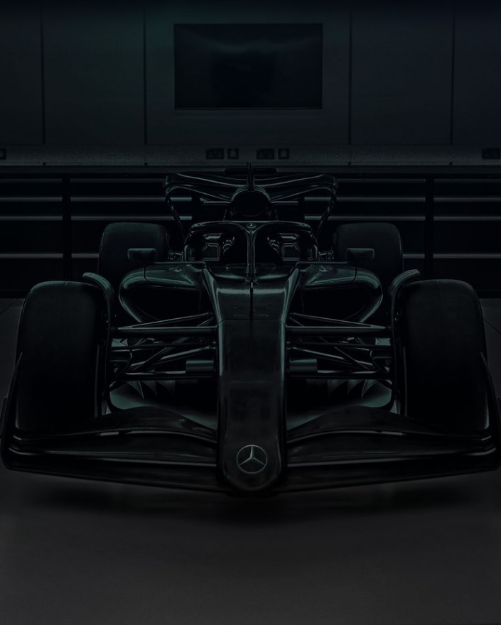 Csak incselkedik a Mercedes, vagy valóban megmutatta új autóját?