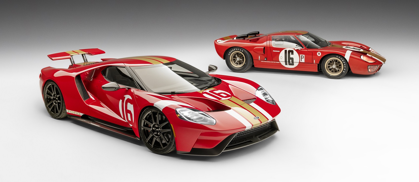 A Ford GT Alan Mann Heritage Edition a kísérleti GT versenyautó-prototípusok emlékét idézi