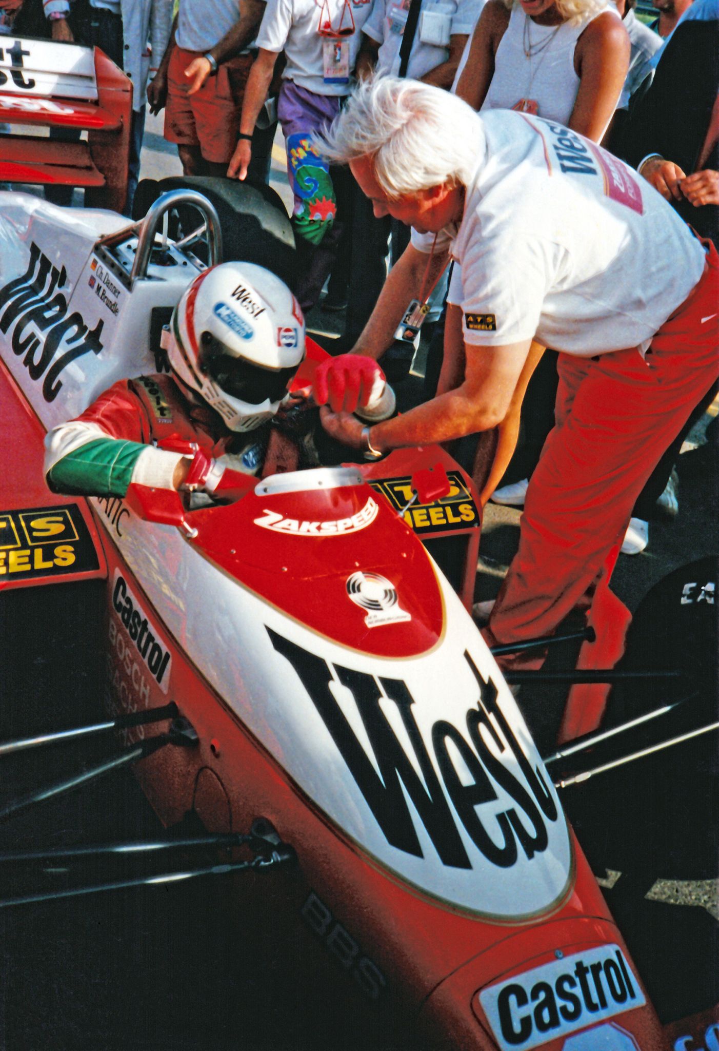 Kesjár Csaba és Erick Zakowski a Zakspeed F1-es autójának 1987-es tesztelésekor
