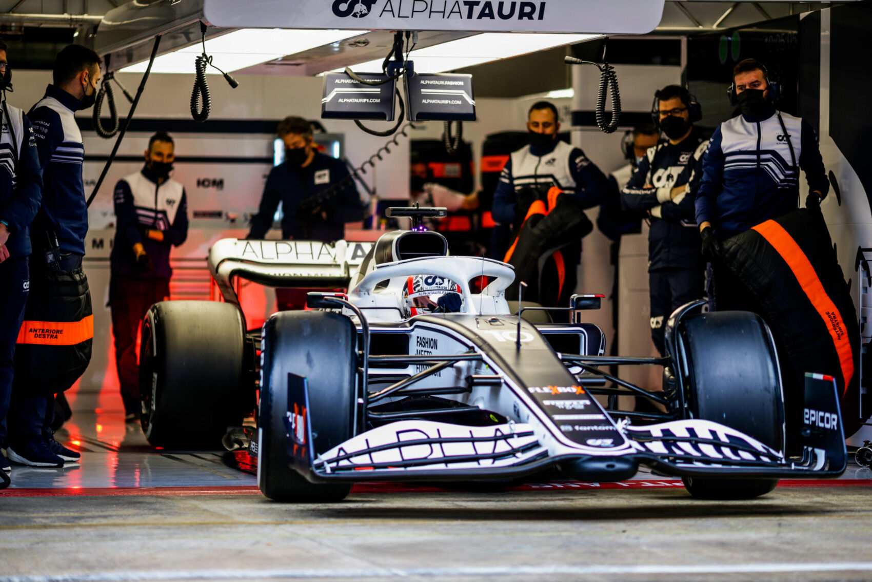 Egy elfékezés okozta Gasly vesztét Barcelonában