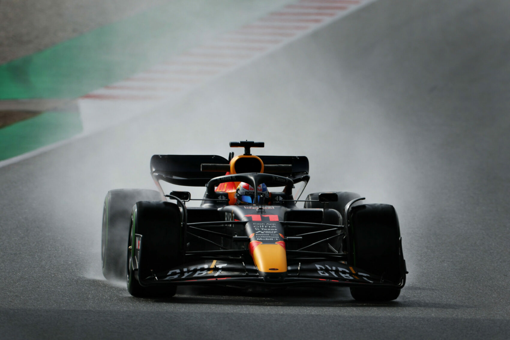 A Red Bull elismeri, küzdenek az autó súlyával