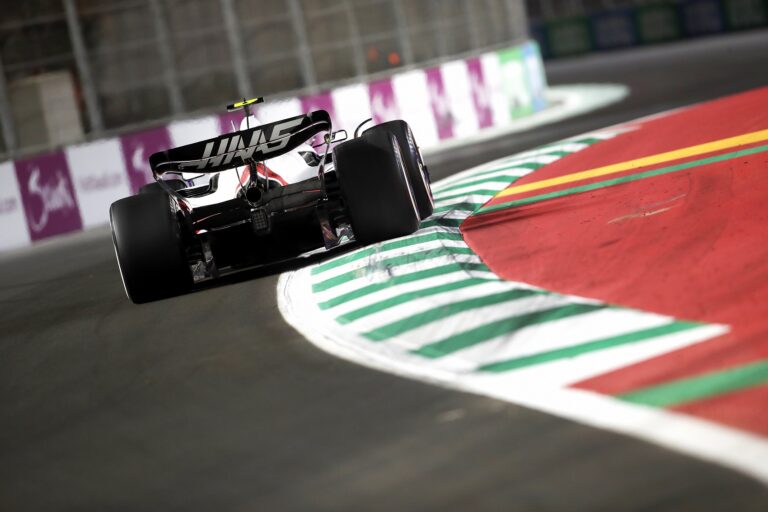 A Haas közleményt adott ki az autót törő Schumacher állapotáról