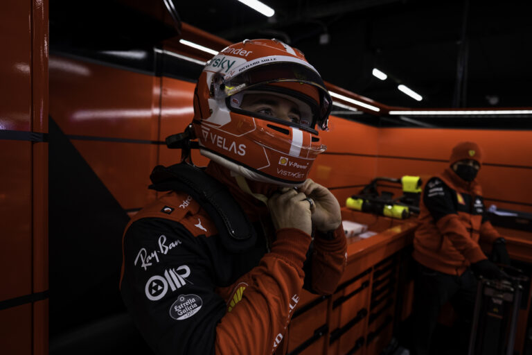 Leclerc: A Ferrari keményebben dolgozik, mint valaha