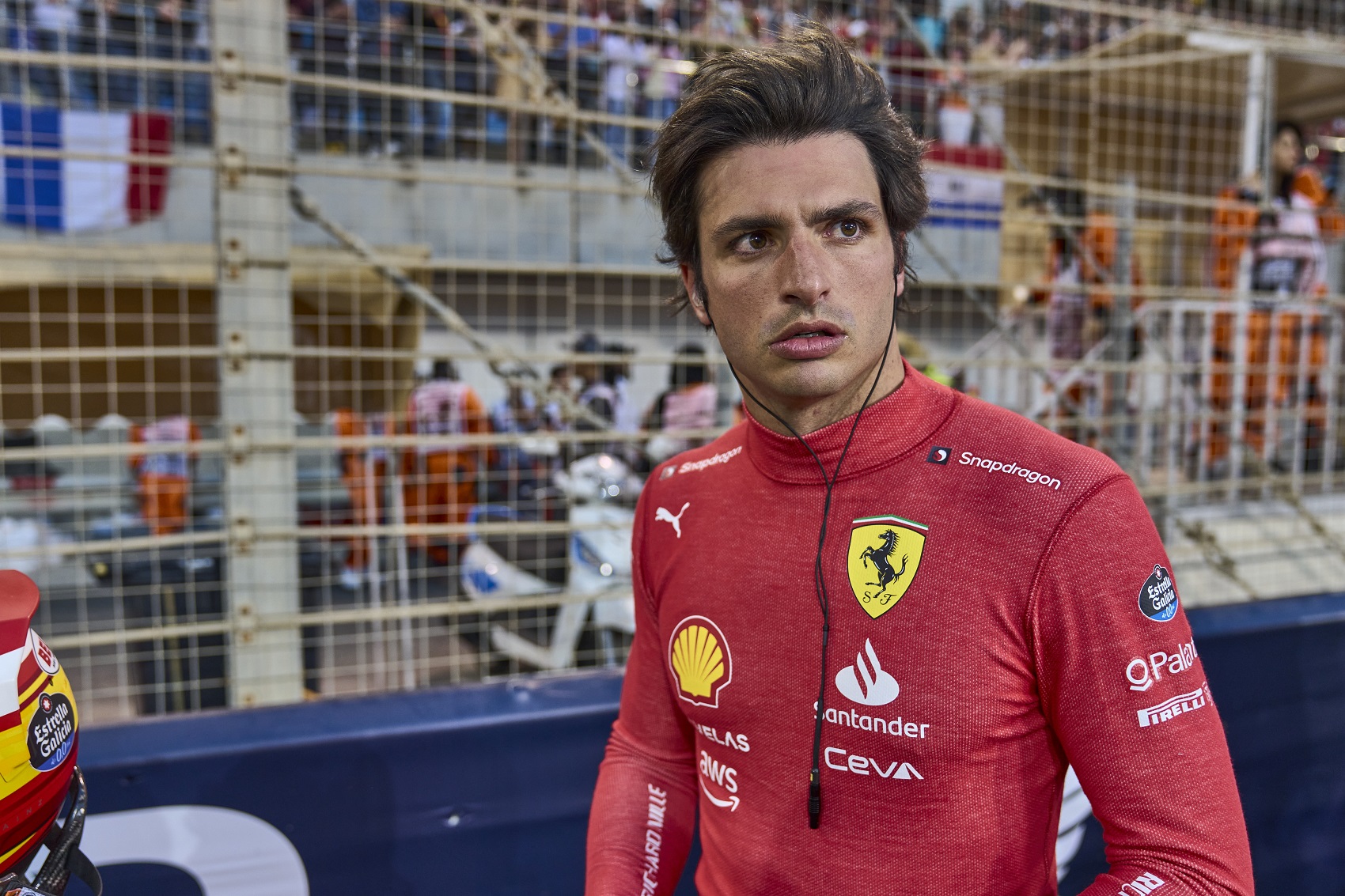 Van „pár érdekes elmélet” arról miért marad el Sainz Leclerc-től