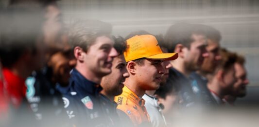 Lando Norris, Max Verstappen, Sergio Pérez, McLaren, Red Bull, grid, Forma-1, versenyzők, WhatsApp, F1, Forma-1