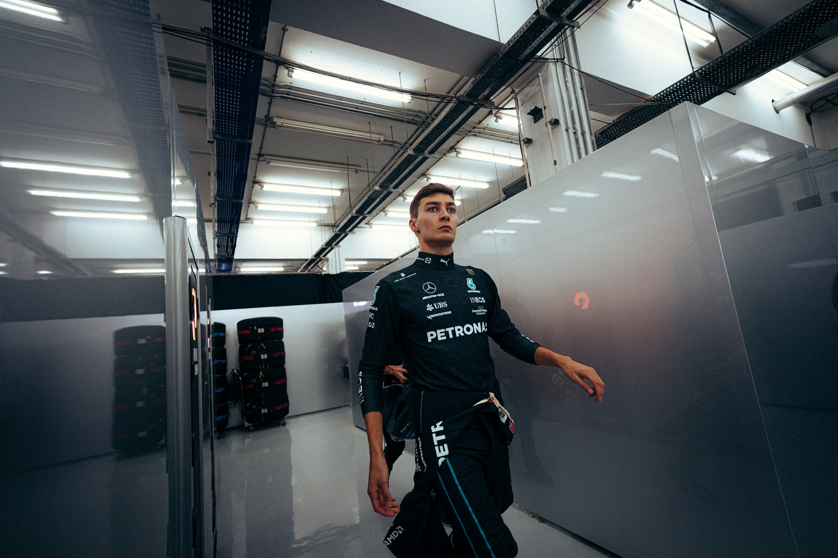 Russell: A Mercedes problémái év végéig is kitarthatnak