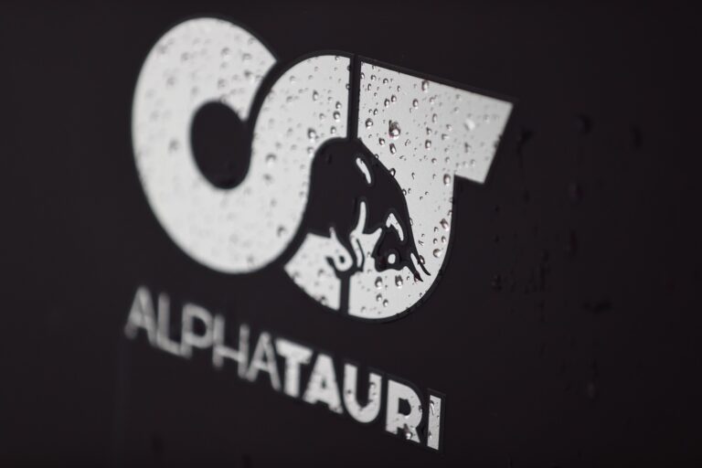Szívszorító üzenetekkel kértek segítséget Olaszországnak az AlphaTauri versenyzői