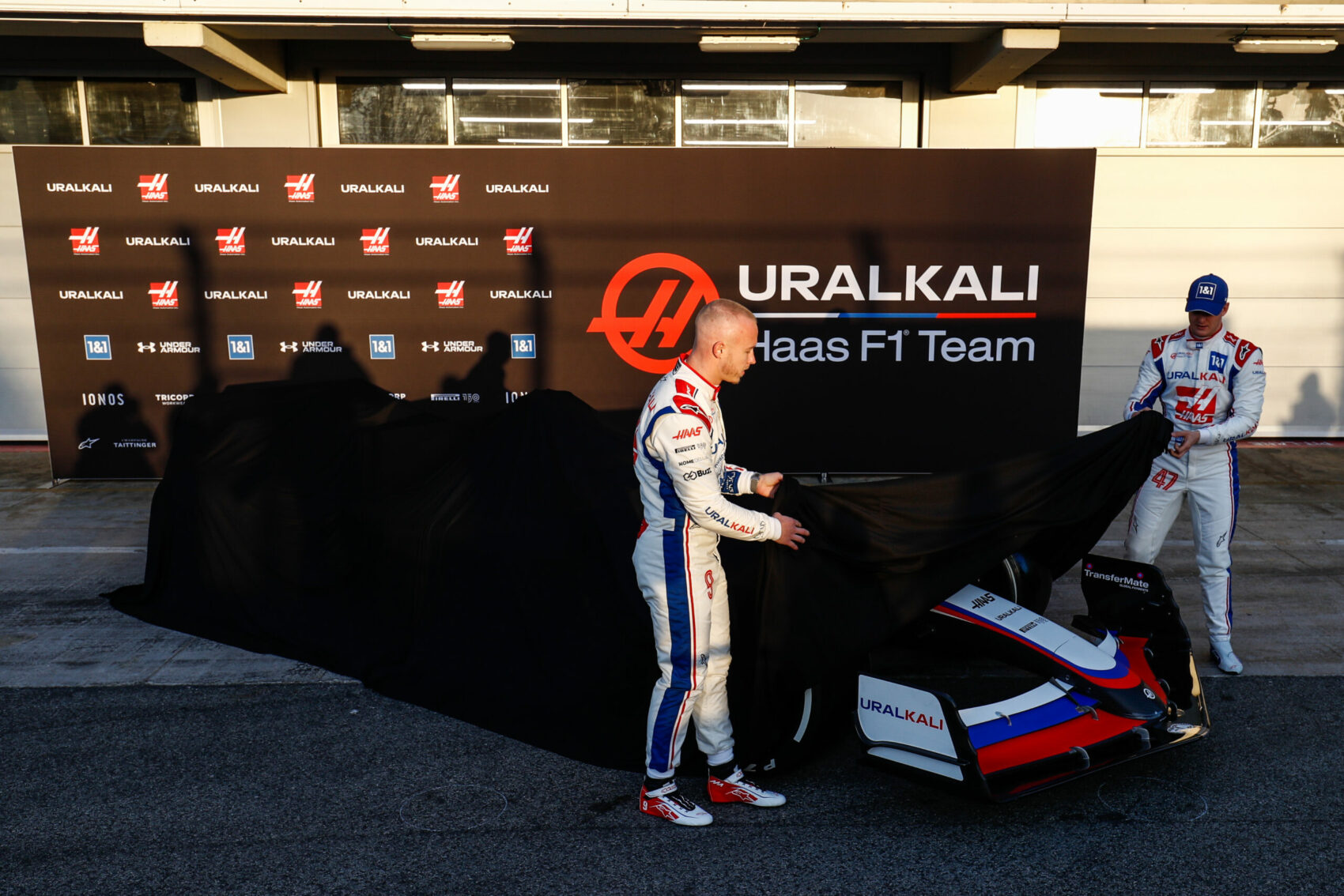 Hivatalos: Az Uralkali és Mazepin is elhagyja a Haas csapatát