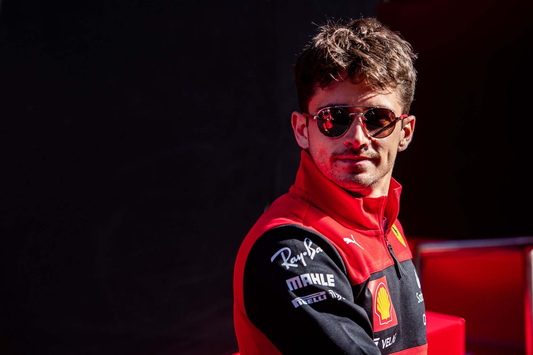 Az utazók egyik rémálmát élte át Charles Leclerc a reptéren (videó)