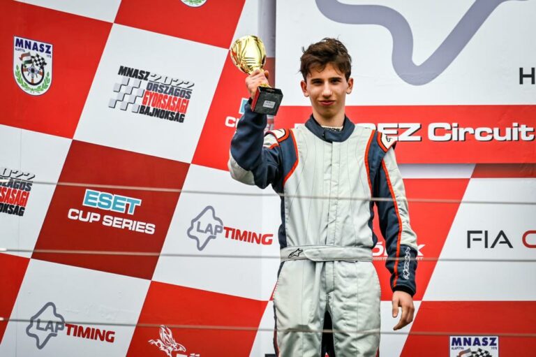 Max Verstappenre néz fel a M1RA új, 15 éves autóversenyzője