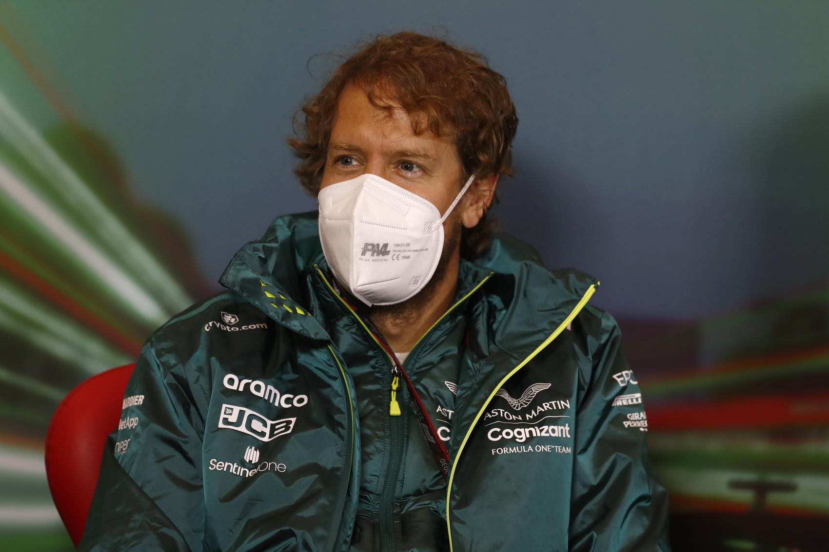 Vettel már rég nem beszélt Hornerrel