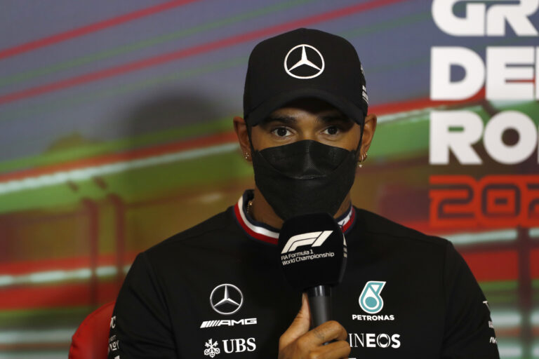 A Mercedes mérnöke elárulta, mi volt a baja Hamiltonnak