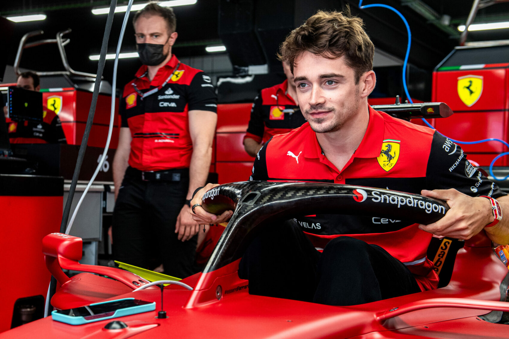 Leclerc kezdett az élen Barcelonában, a Mercedes megszűnt pattogni