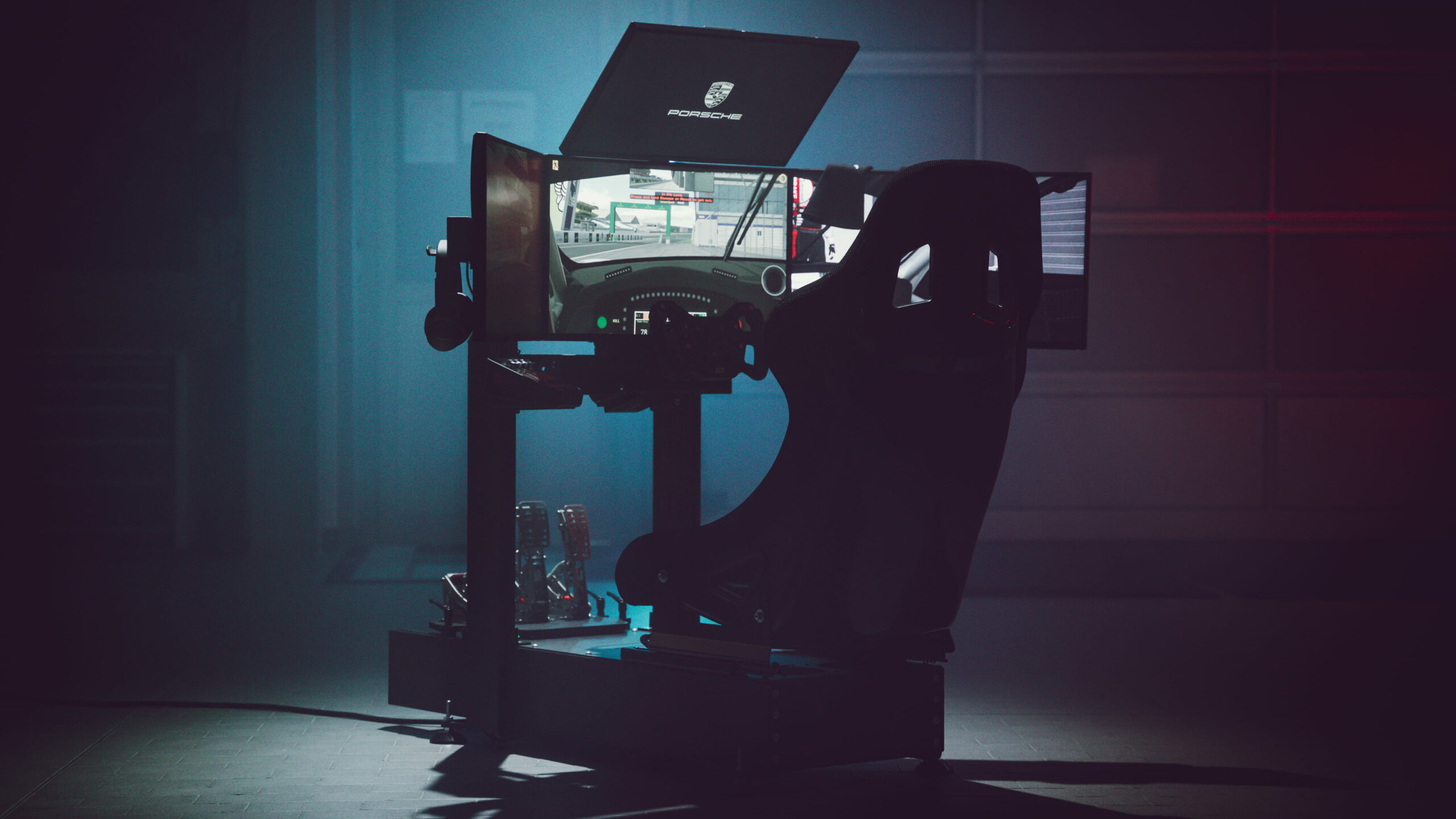 A Porsche hivatalos gyári E-Sport csapatot indít