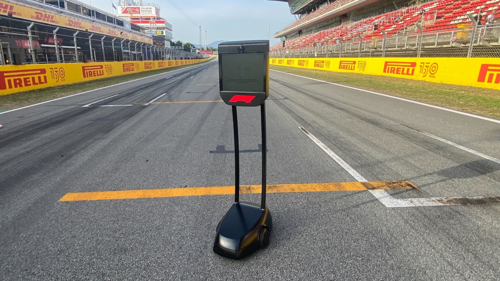 „Sheldon-féle” robotokkal vehetnek részt betegek az F1-es versenyeken