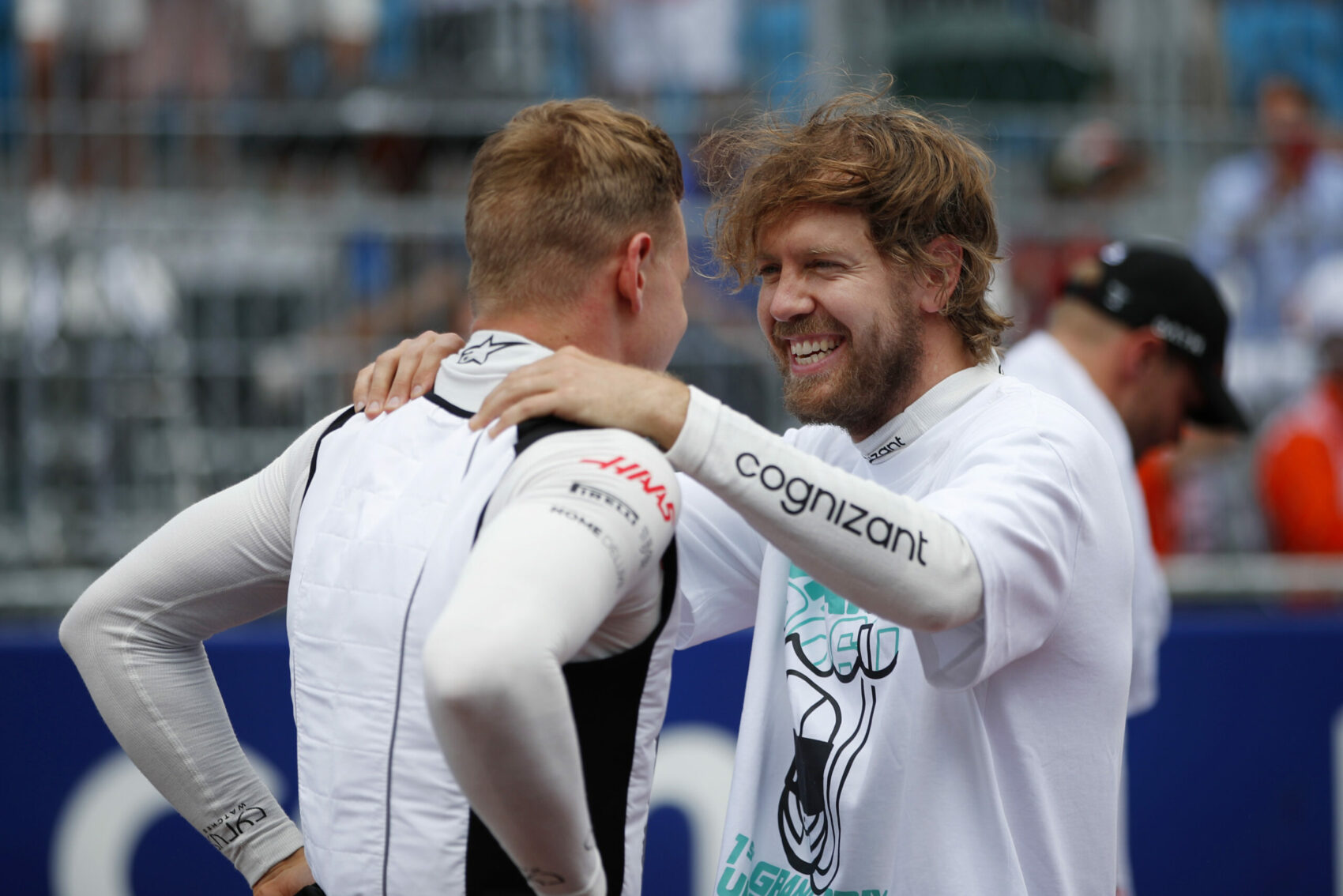 Schumacher az Aston Martinhoz kerülhet?