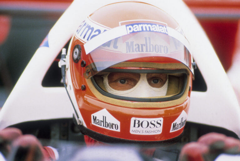 Szobrot állított Niki Lauda tiszteletére a McLaren