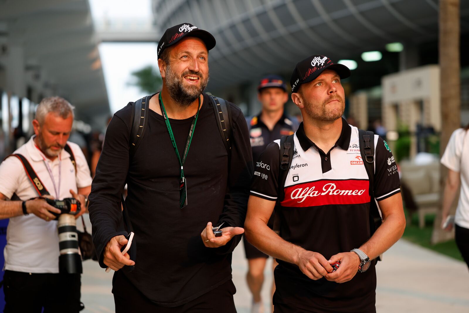 BottASS 2 in 1: Tájképpel, és aktfotóval egyszerre díszítheted otthonod!