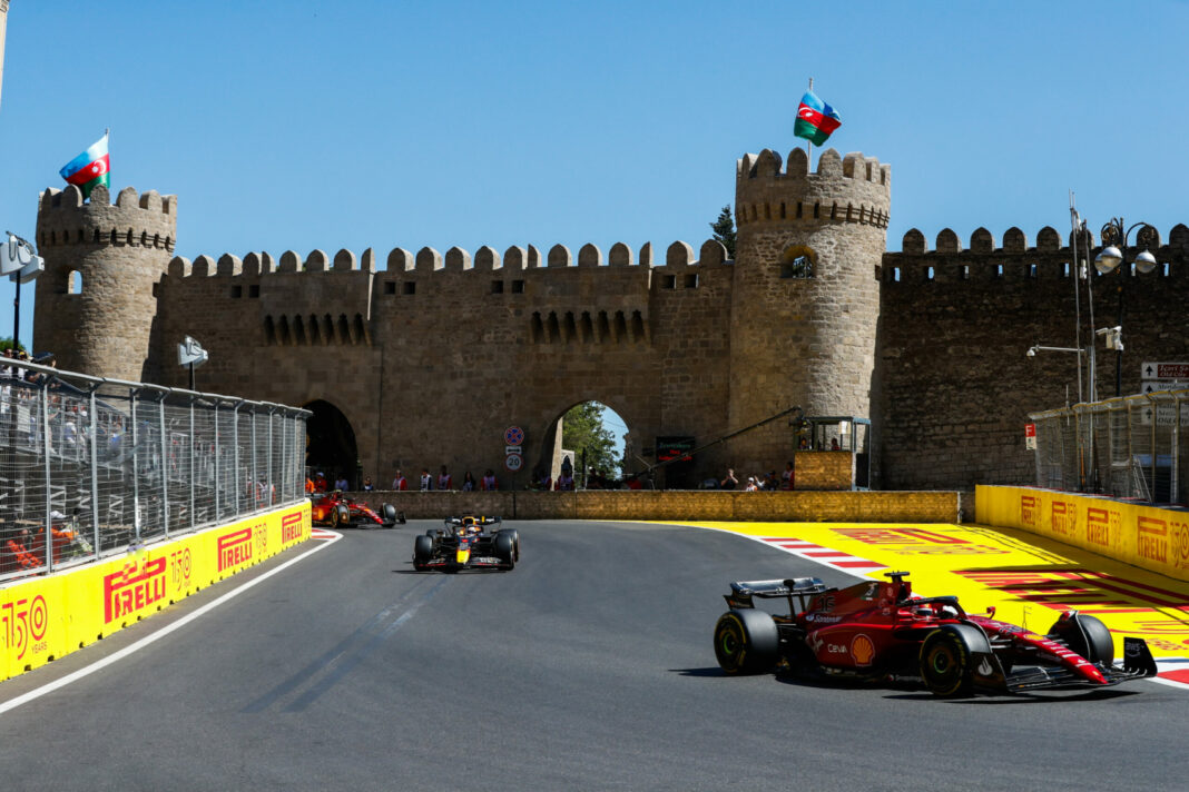 Ferrari, Red Bull, racingline