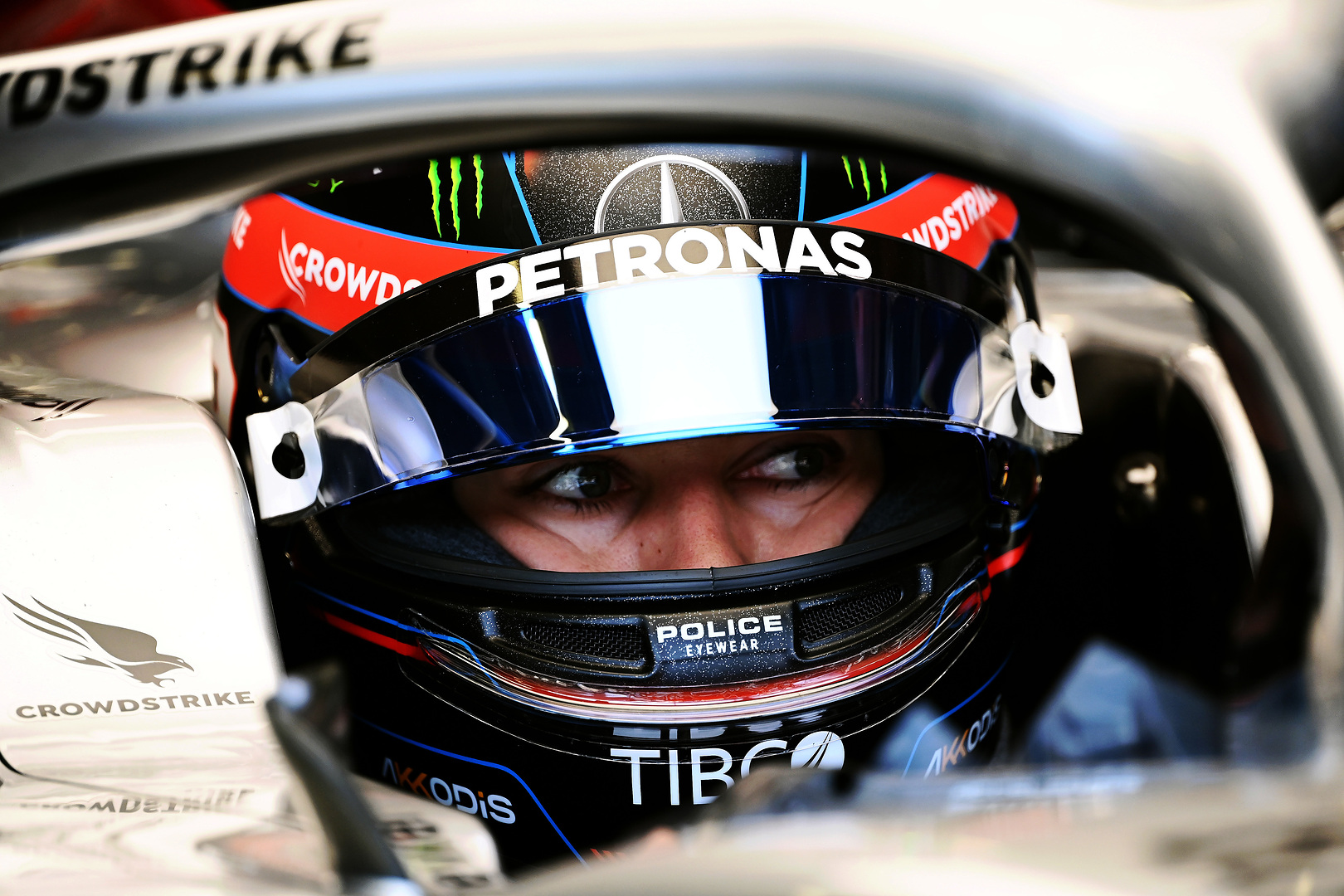 Russell versenyző akar lenni, nem híres