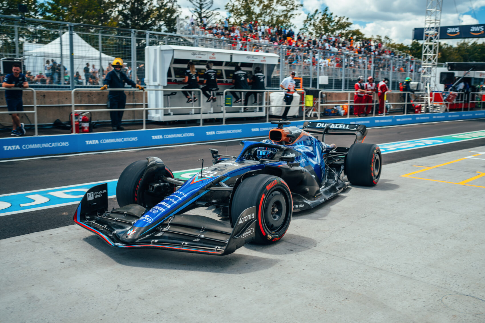 F1-es újságírókat és a Williams terhes csapattagját is leszállította gépéről az Air Canada