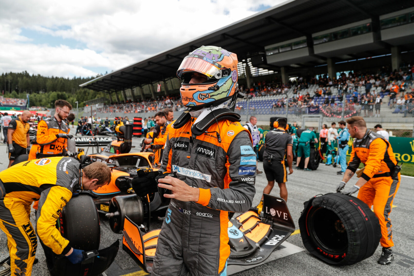 Ricciardo arra kéri a rajongókat, hogy használják az eszüket