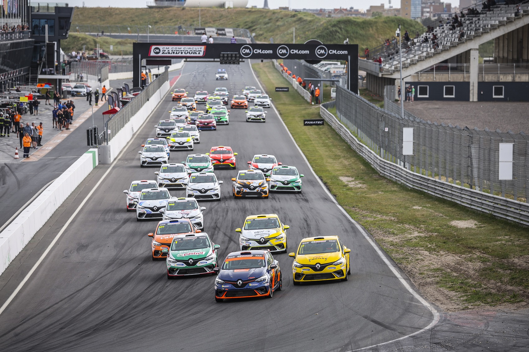 Tim Gábor kampánya sikerült, jövő héten már Clio Cup Europe-ban versenyez