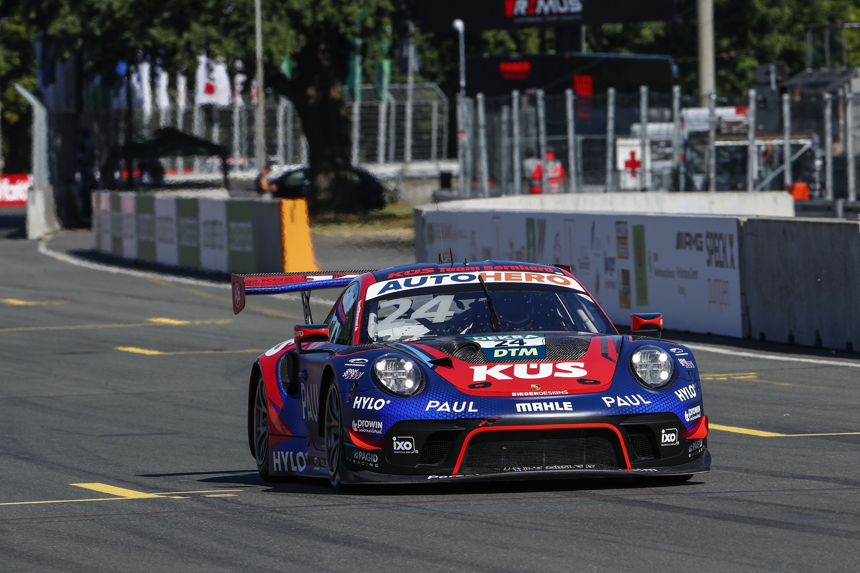 Roncsderbi után megszületett a Porsche első DTM győzelme