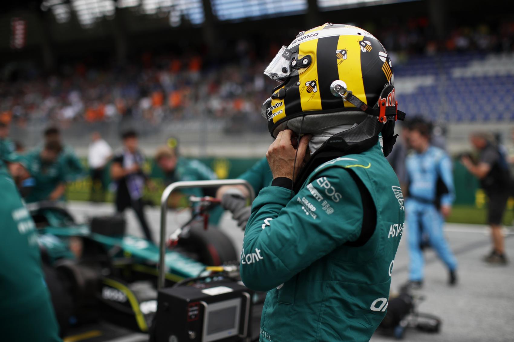 Vettel felfüggesztett pénzbírsággal megúszta az „ellenszegülést”