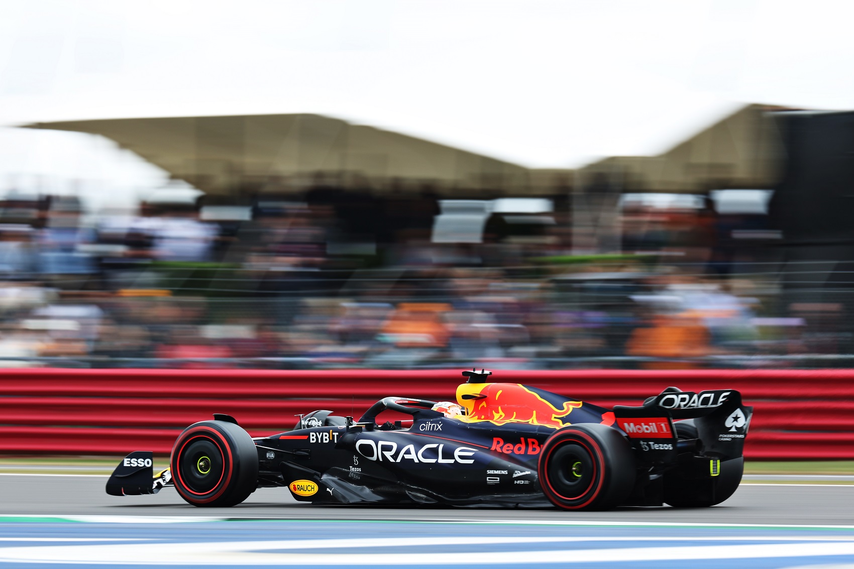 Verstappen volt a leggyorsabb az időmérő előtt Silverstone-ban