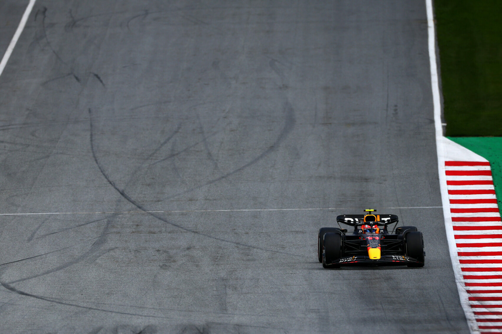Pérez bosszús, amiért az FIA őt büntette a saját hibájuk miatt