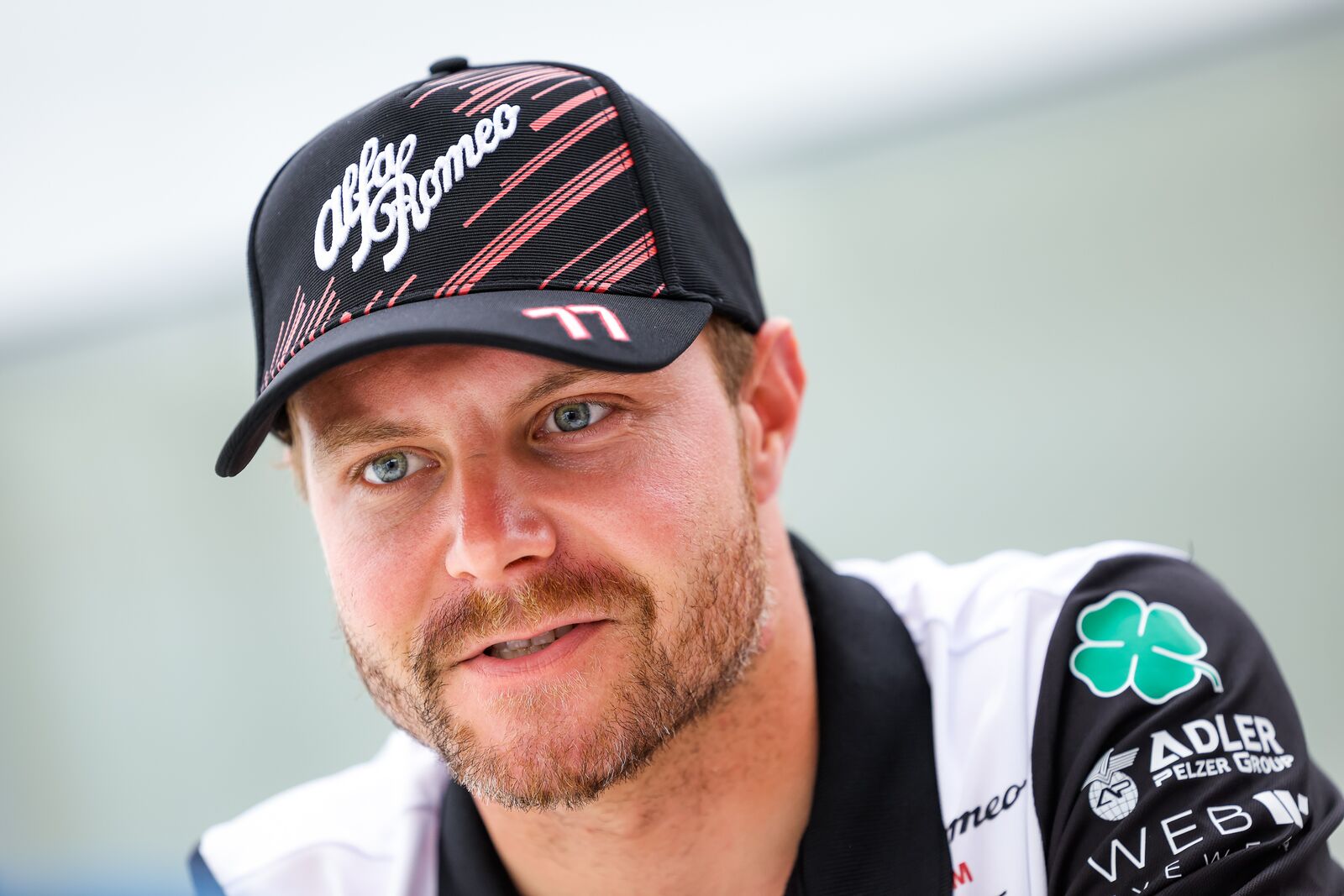 Bottas már megint talált egy hosszúhajú „ikertestvért”