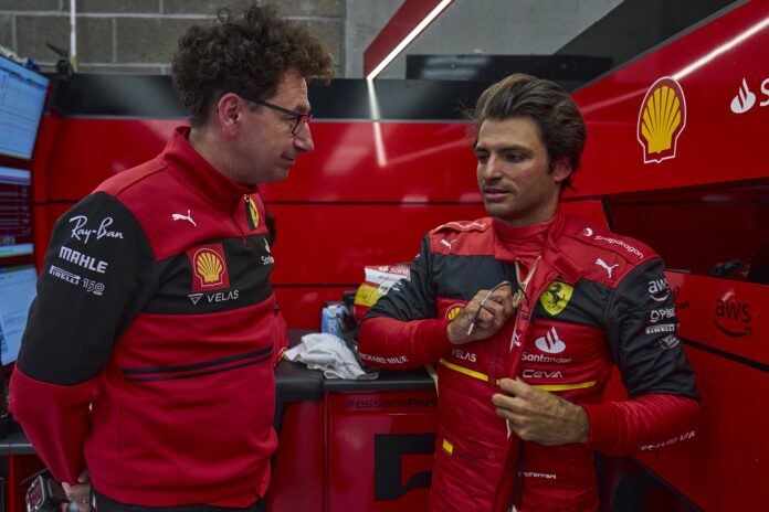 Mattia Binotto, Carlos Sainz, Ferrari