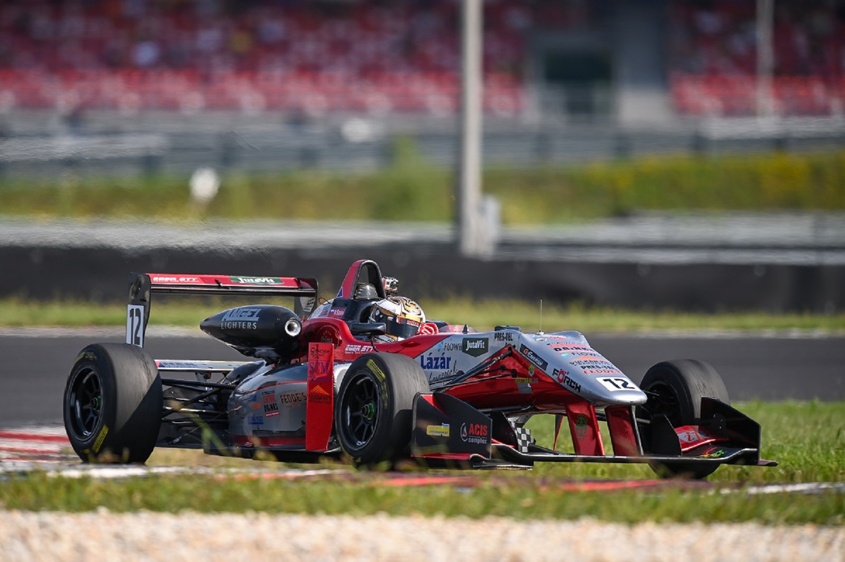 A második hazai pályán – a Gender Racing Team rajthoz áll Slovakiaringen