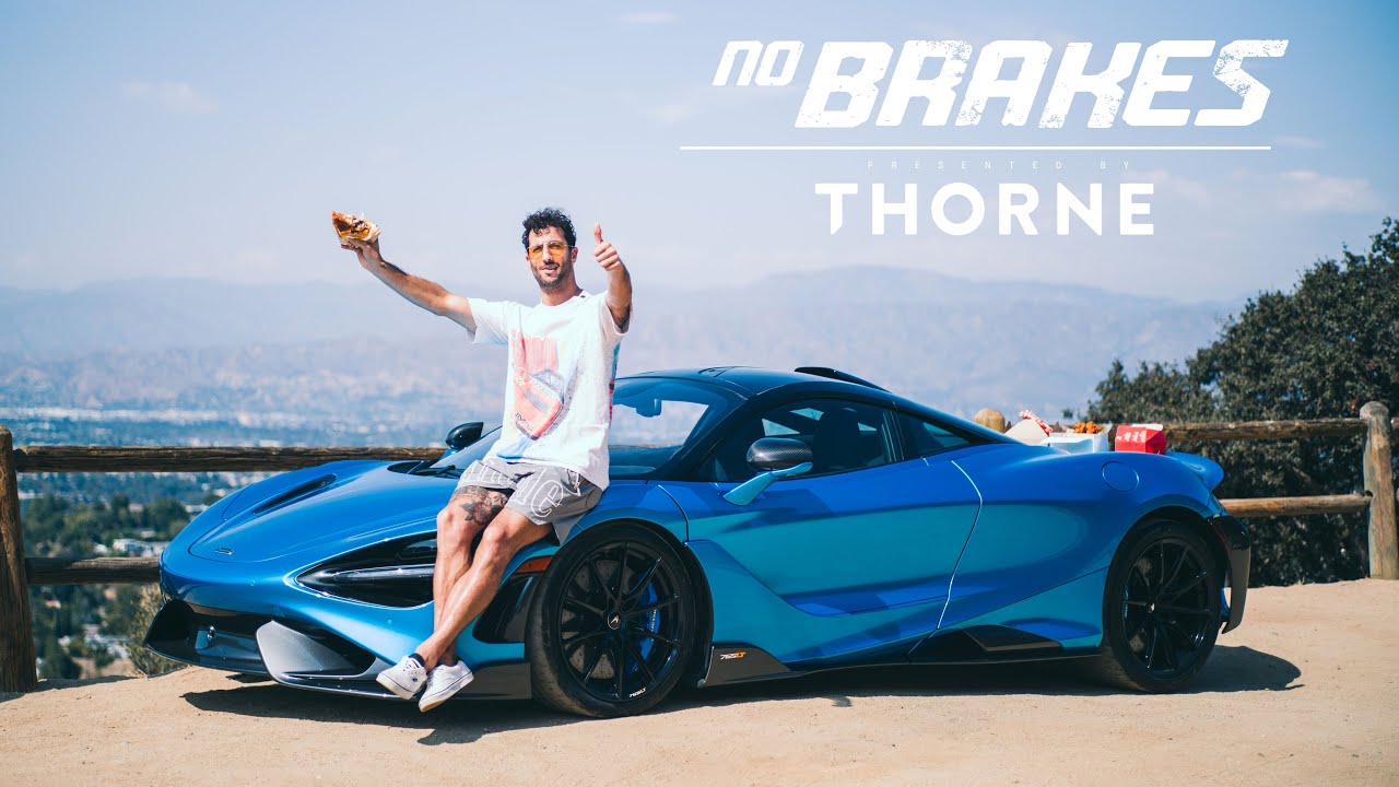 Ricciardo nem állt be a vegán-sorba, élvezettel eszi a rántott csirkét