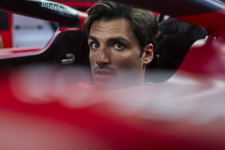 FP2: A két Ferrari az élen, Verstappen csak negyedik