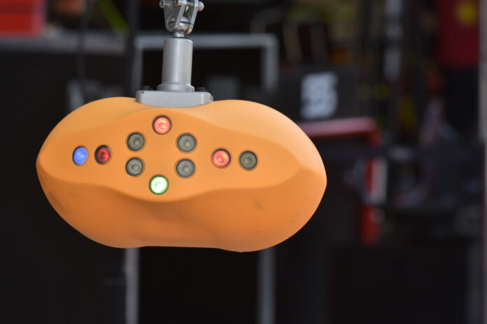 McLaren pit light