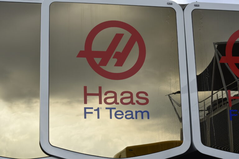A Haas is bejelentette az autóbemutatója dátumát, így teljes a lista!