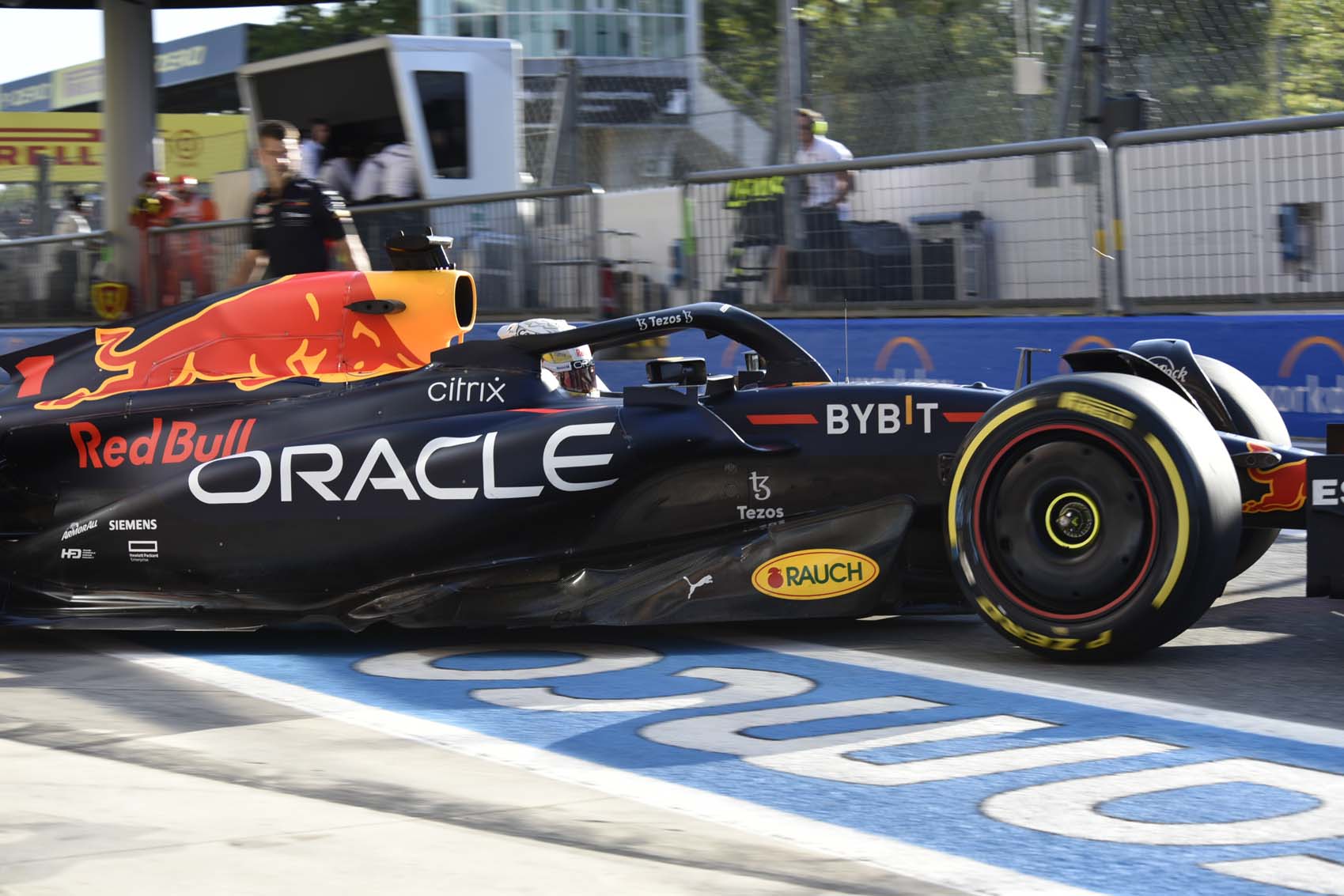 Verstappen magabiztos: Ha gyorsak leszünk, simán elkapjuk őket