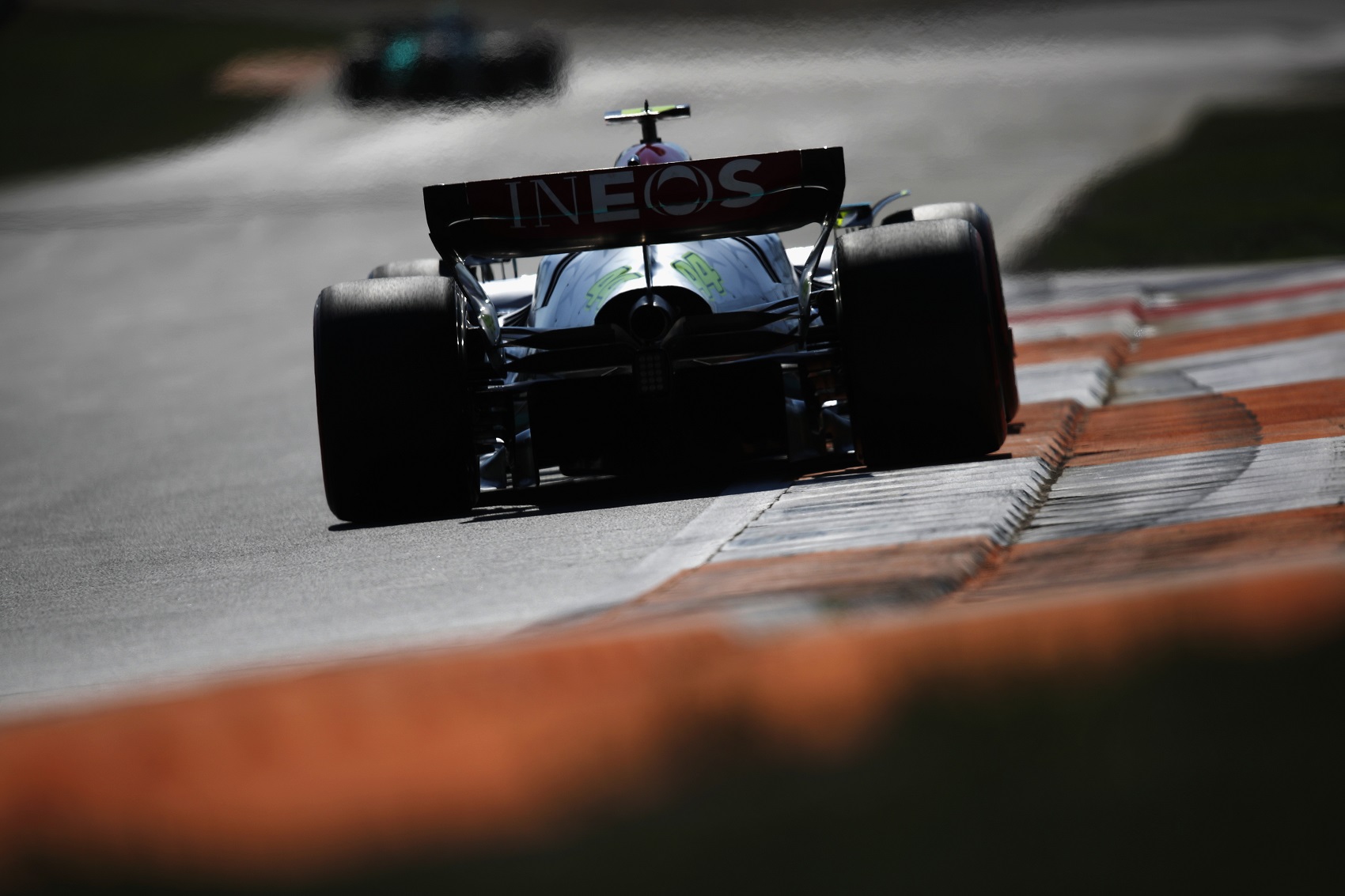 Villeneuve beszólt a Mercedesnek: Nézzenek már egyszer a tévére!