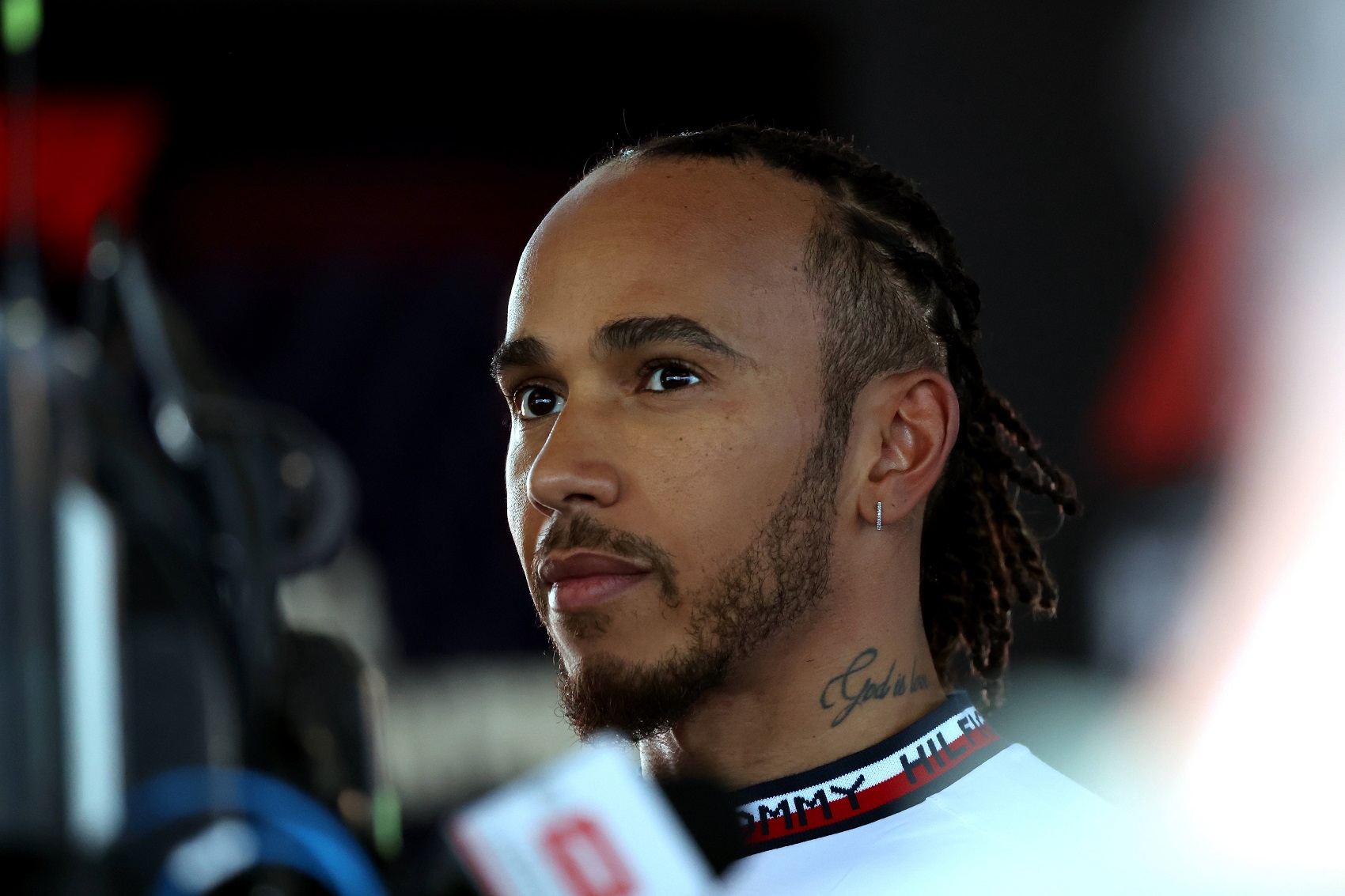 Sir Lewis Hamilton nem tudja, hogy kapott-e meghívót III. Károly koronázásra