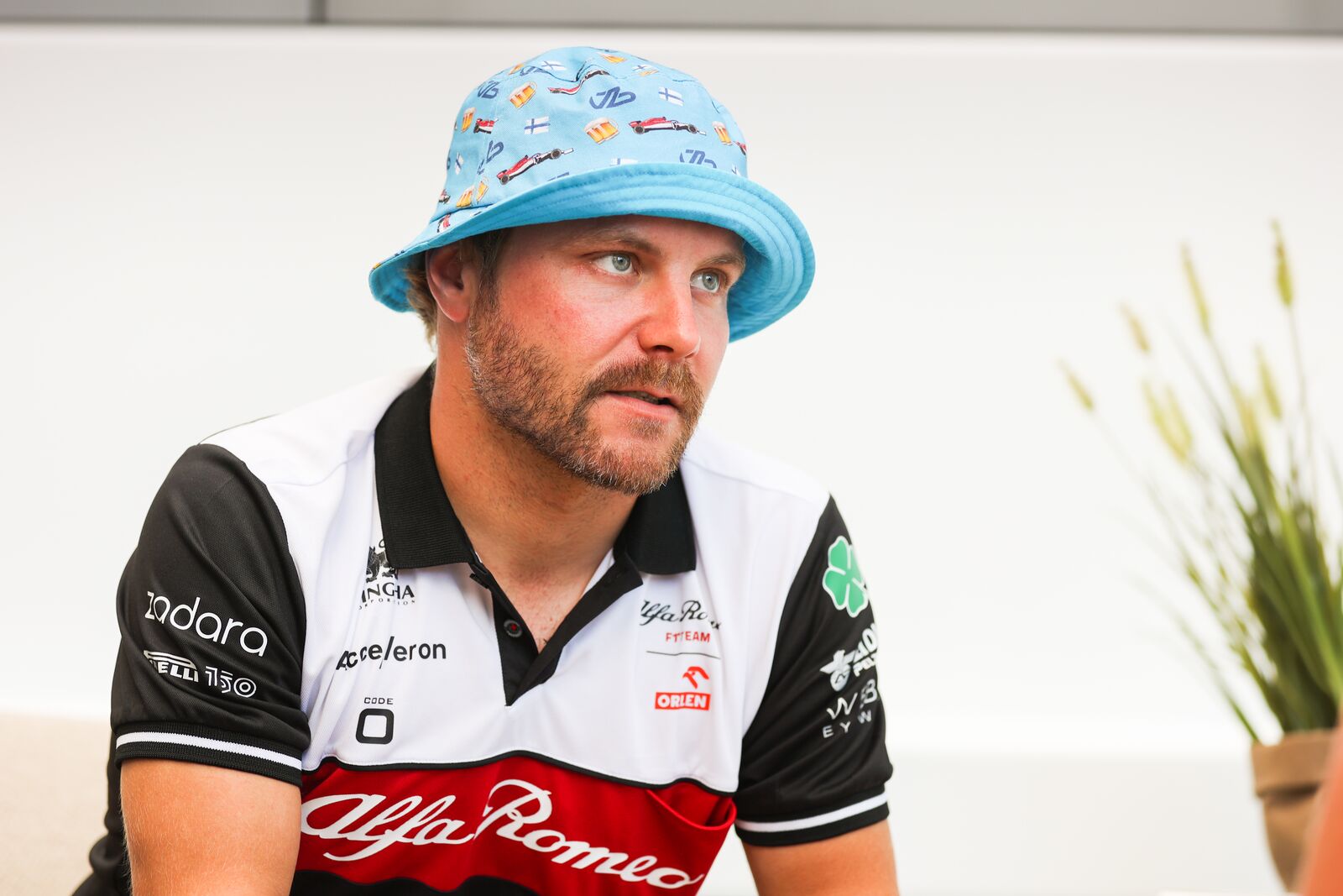 Bottas a „Dumb és Dumber” c. filmre emlékezteti Ricciardoékat