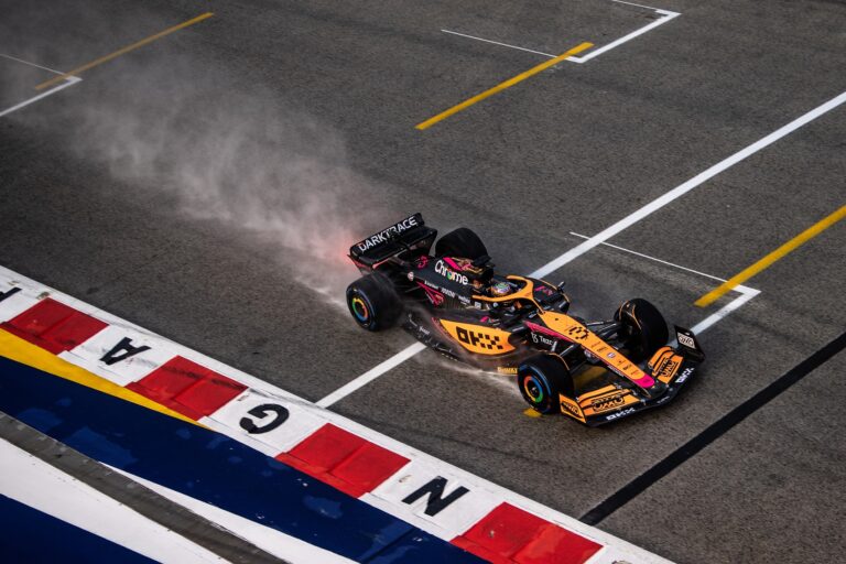 Pérez és Ricciardo volt versenyben a nézőknél Szingapúrban