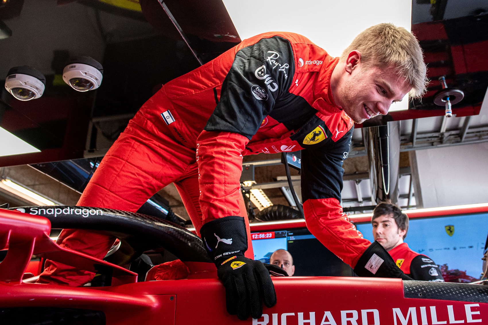 Már nem orosz állampolgárságú F1be tartó pilótát, valaki?