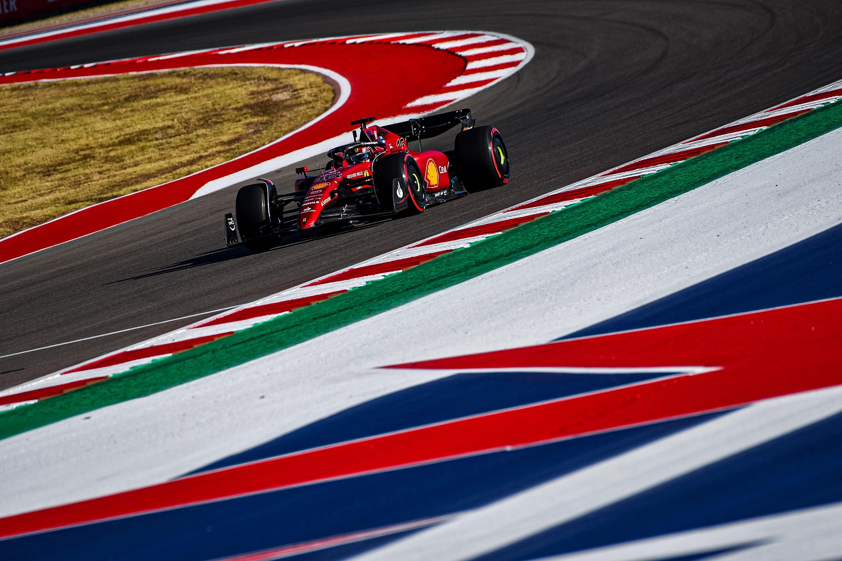 Leclerc mellett Alonso, Pérez és Zhou is rajtbüntetést kap