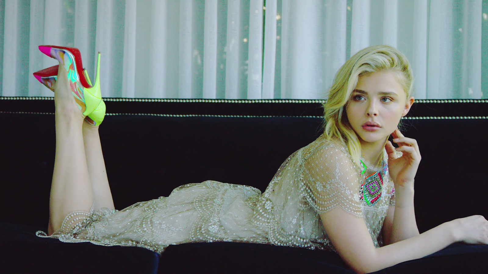 Szimulátorozásra adta a fejét a gyönyörű színésznő