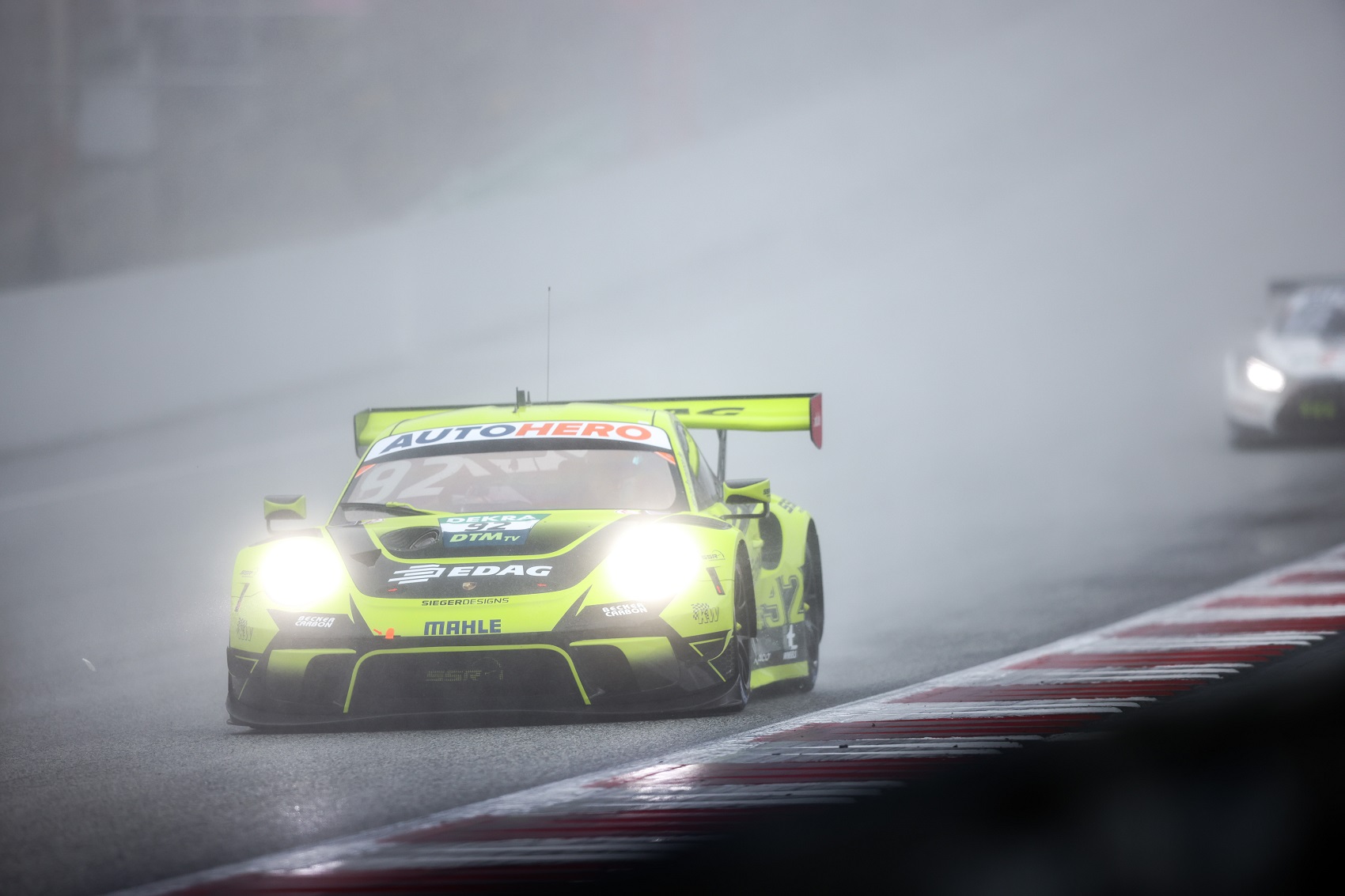 A Porsche szokatlan okból lecserélte egyik DTM pilótáját