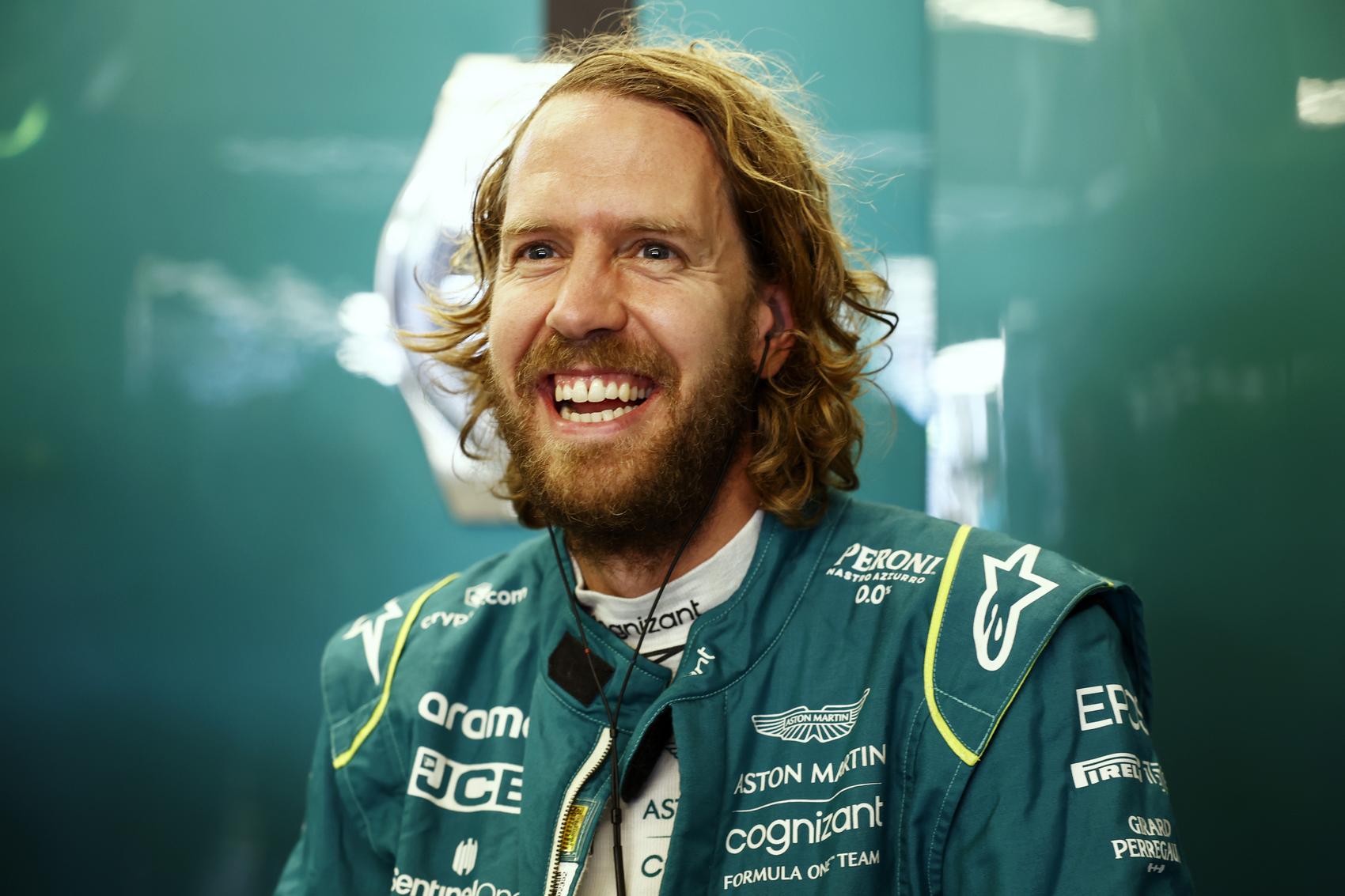 A környezetvédő Vettel nem érti, a hírességek miért finnyásak buszozni