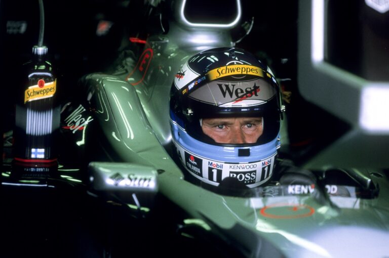 Az F1 a második finn bajnokát avatta, miután Schumachert az ág is húzta