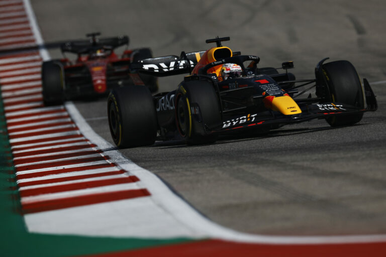A Mercedes mellett a Ferrari is kevesli a Red Bull büntetését